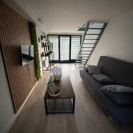 Casa de Férias Petit Nid Douillet Avec Parking Prive *