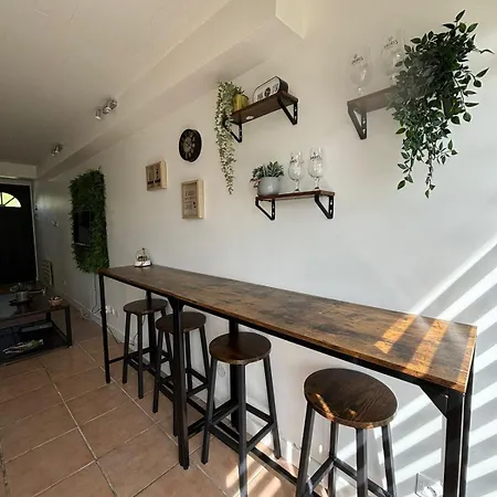 Petit Nid Douillet Avec Parking Privé * Villemareuil